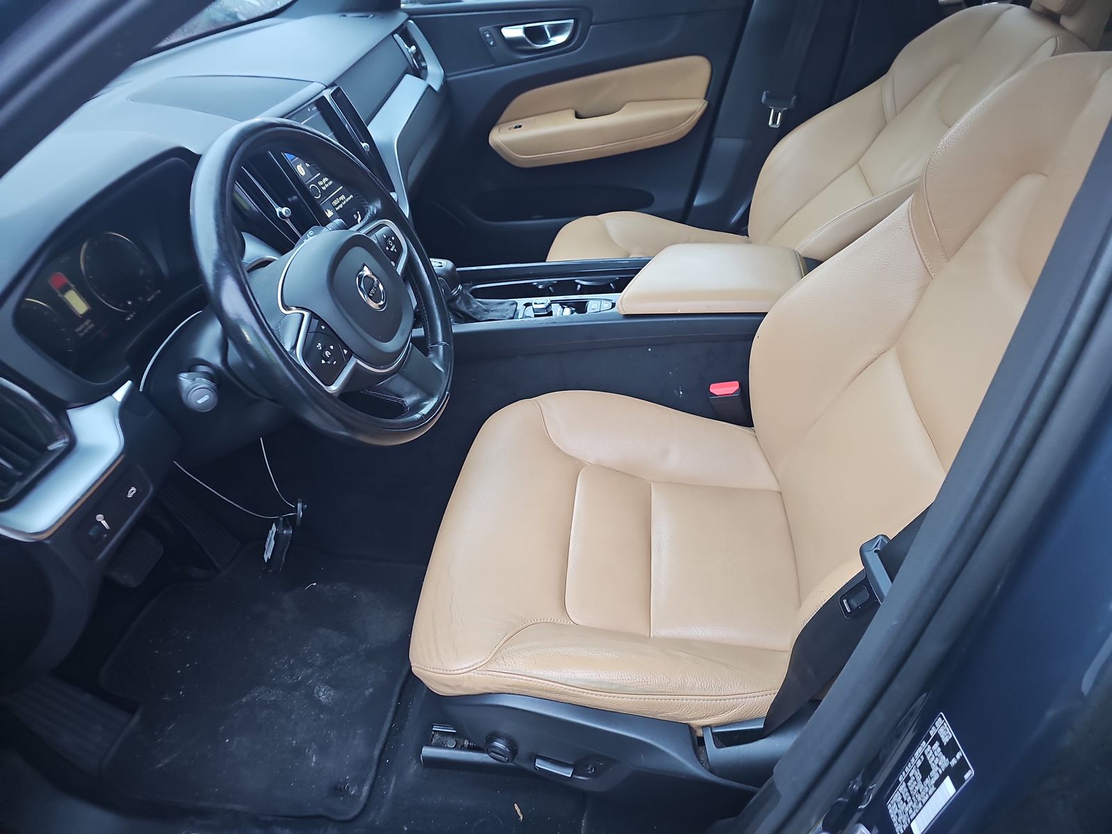 2020 Volvo XC60 T5 Momentum AWD