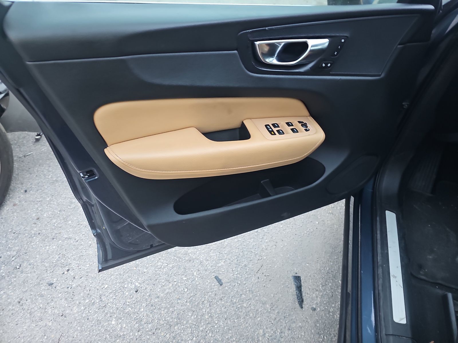 2020 Volvo XC60 T5 Momentum AWD