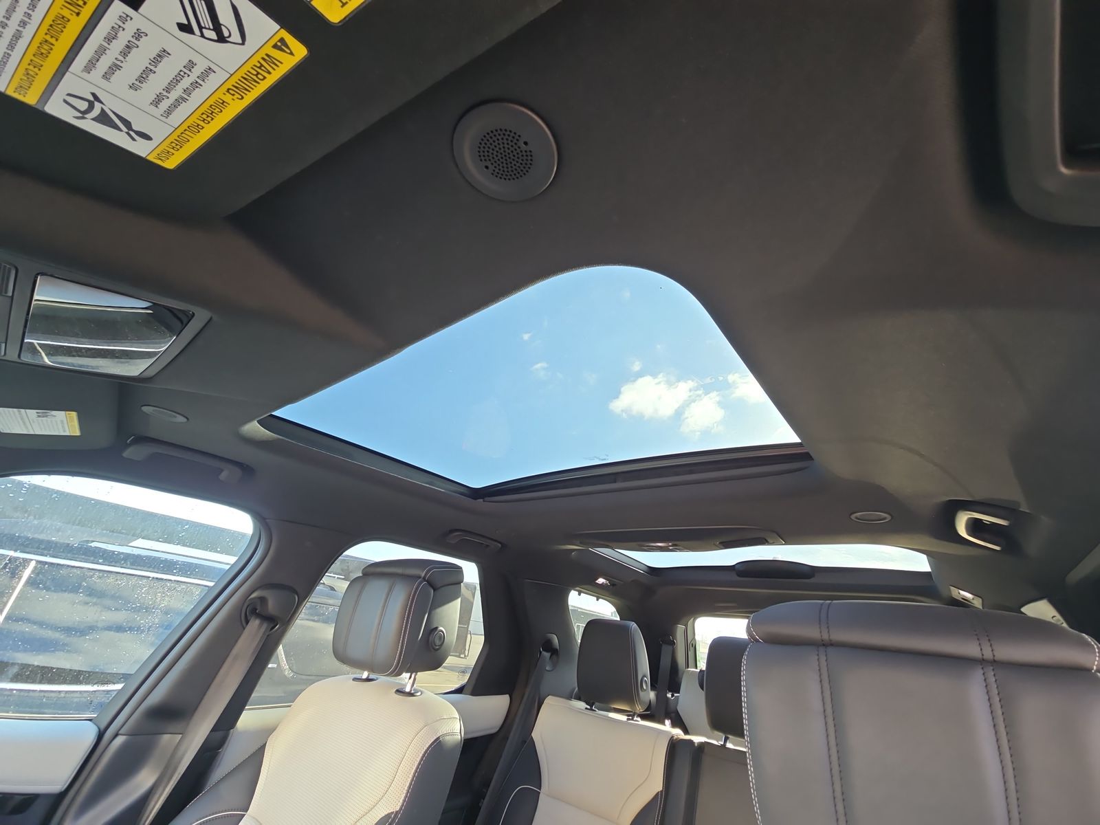 2023 Land Rover Discovery Metropolitan Edition AWD