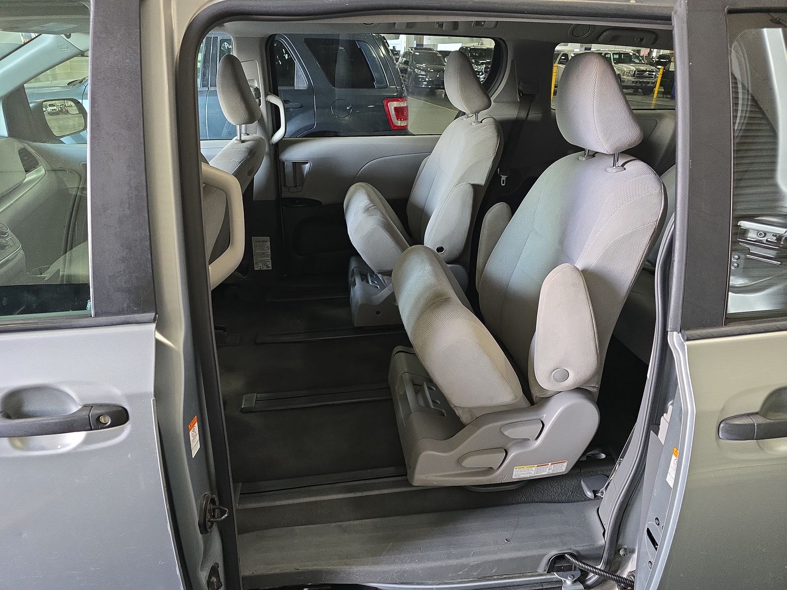 2019 Toyota Sienna L FWD