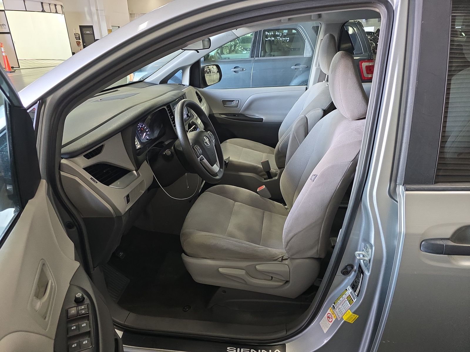 2019 Toyota Sienna L FWD