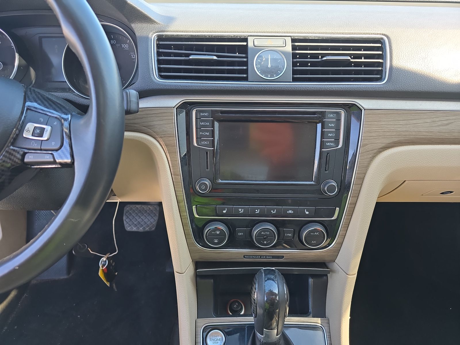 2017 Volkswagen Passat 1.8T SE FWD
