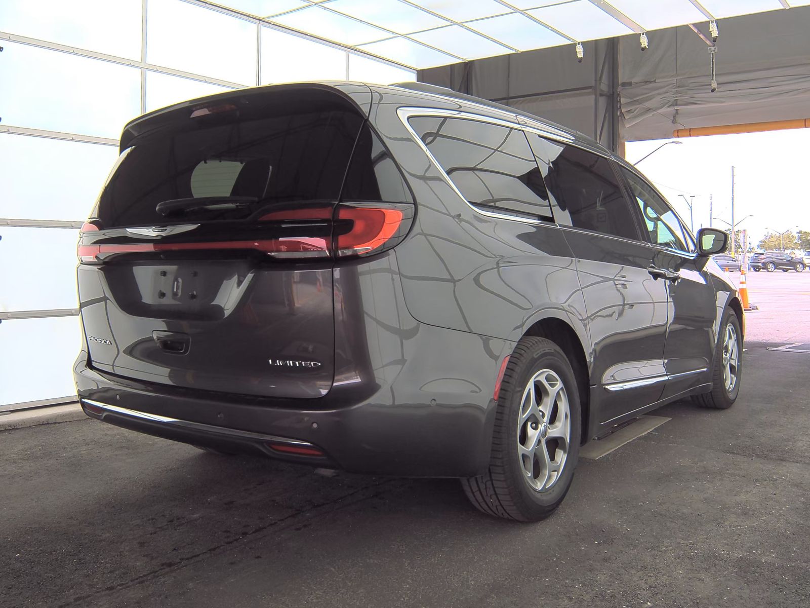 2022 Chrysler Pacifica Limited FWD