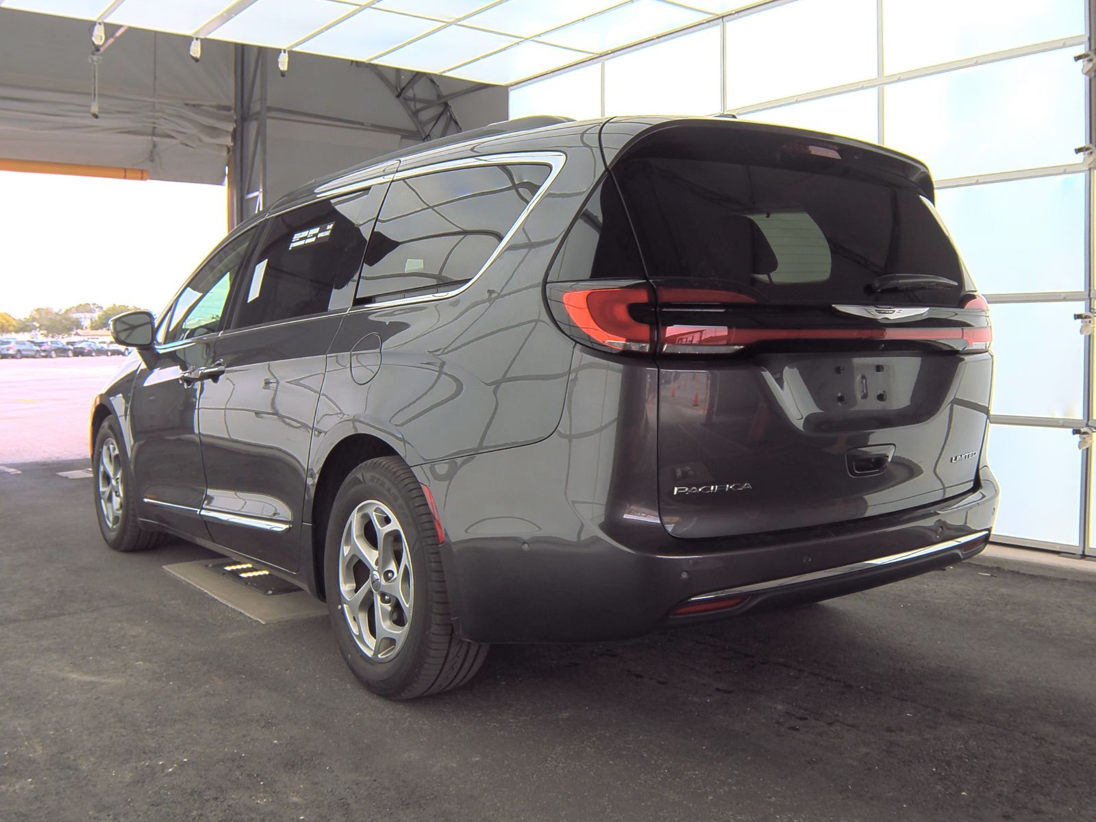 2022 Chrysler Pacifica Limited FWD