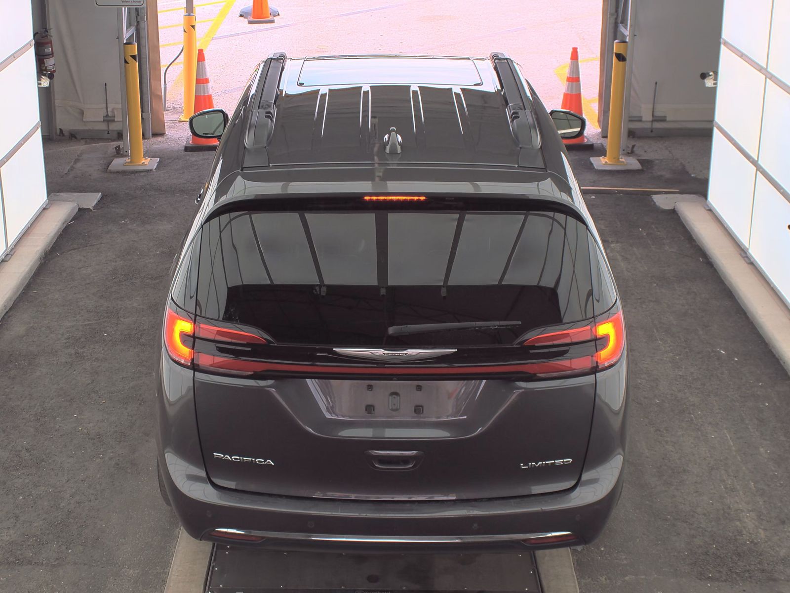 2022 Chrysler Pacifica Limited FWD