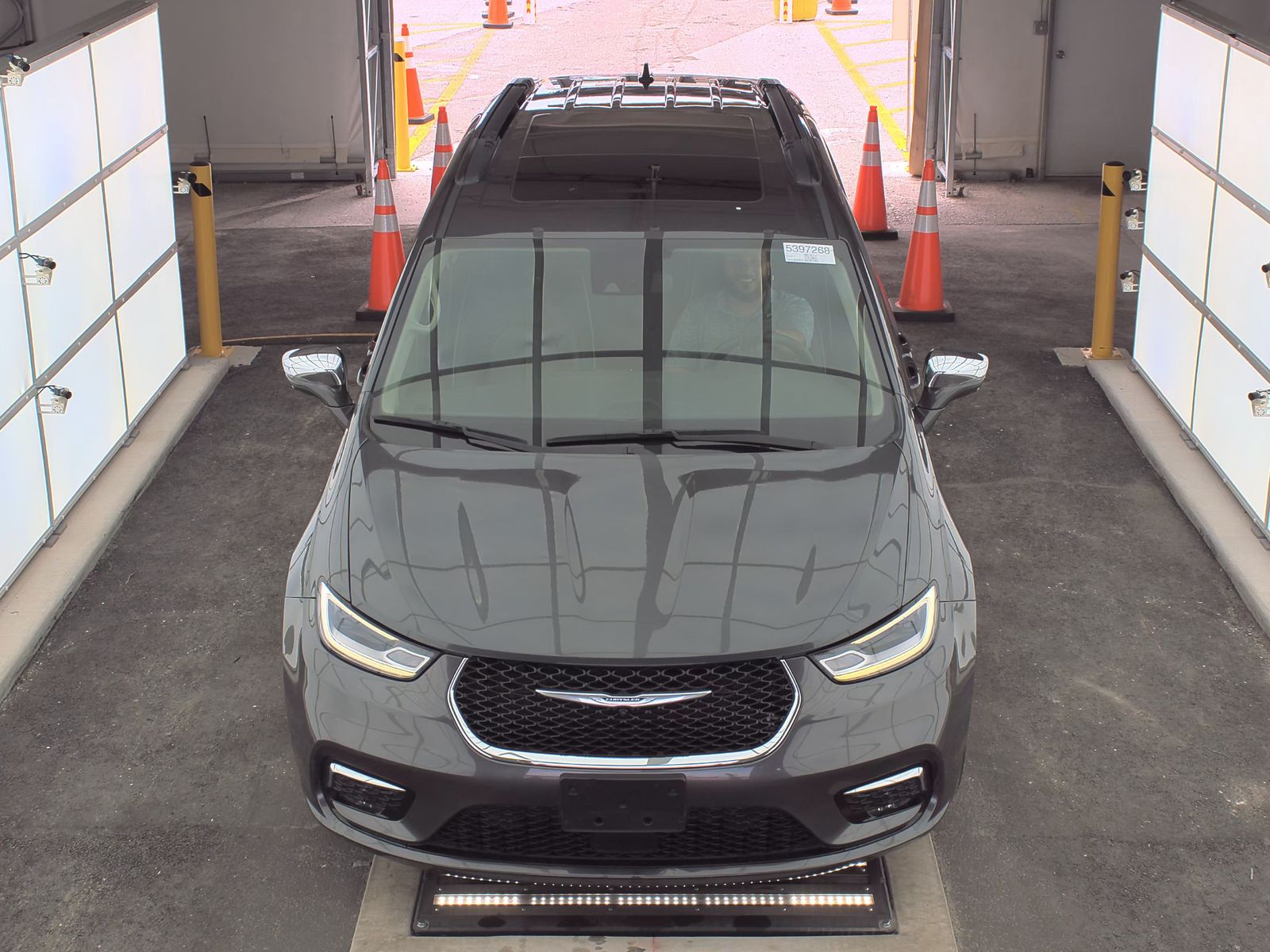 2022 Chrysler Pacifica Limited FWD