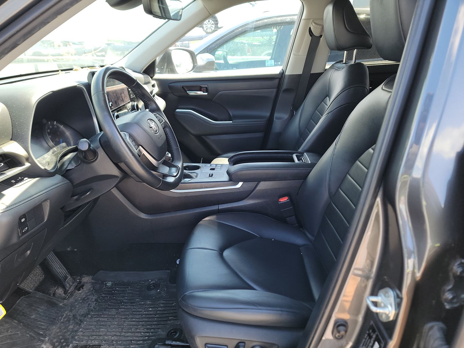 2023 Toyota Highlander Hybrid XLE FWD