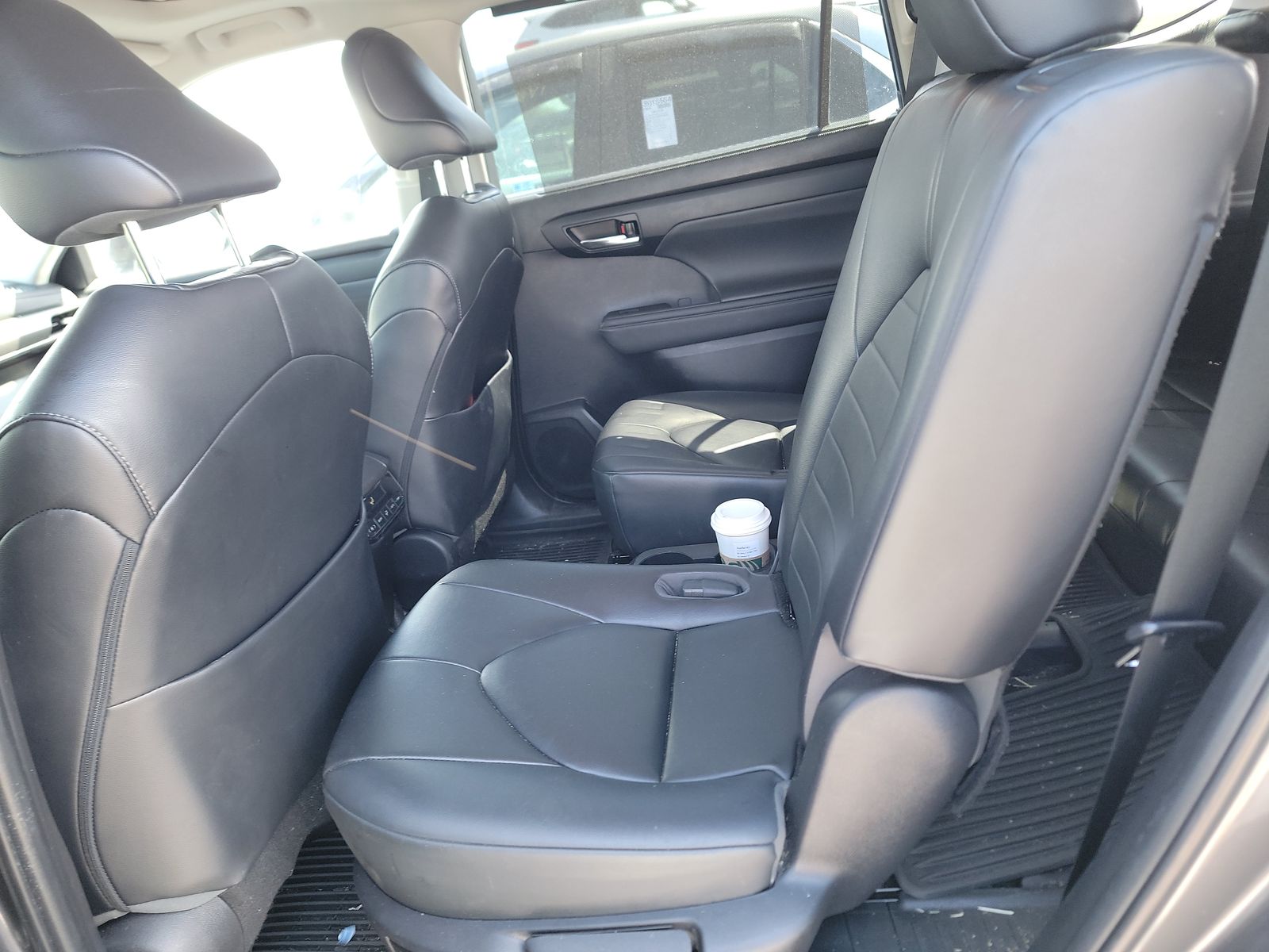 2023 Toyota Highlander Hybrid XLE FWD