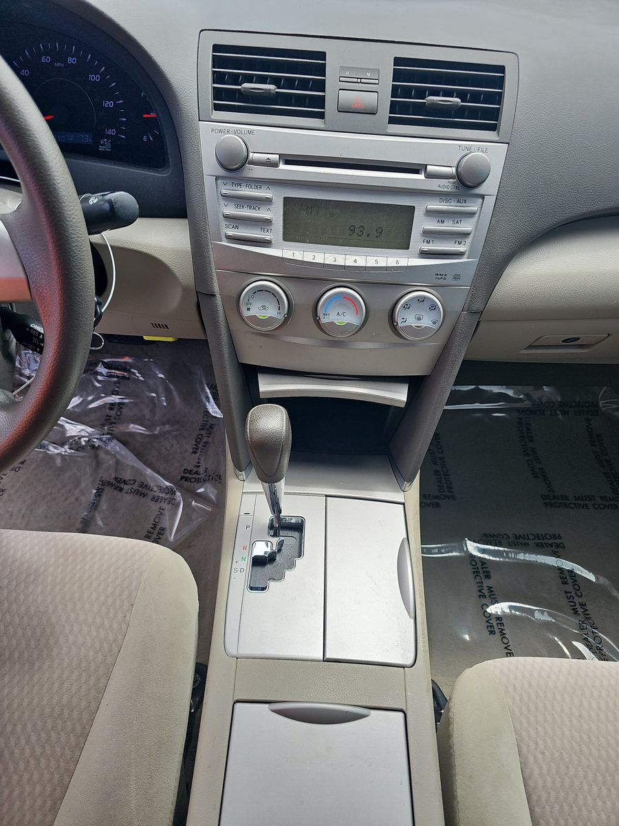 2011 Toyota Camry LE FWD