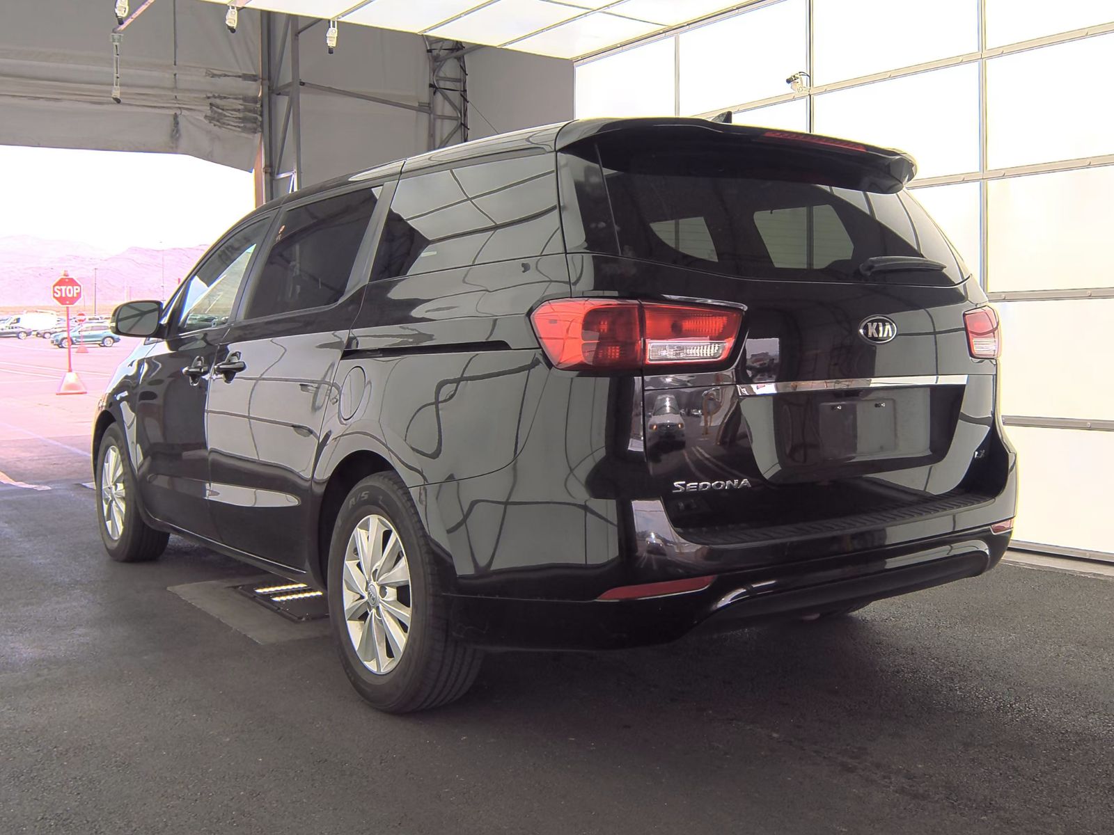 2018 Kia Sedona LX FWD