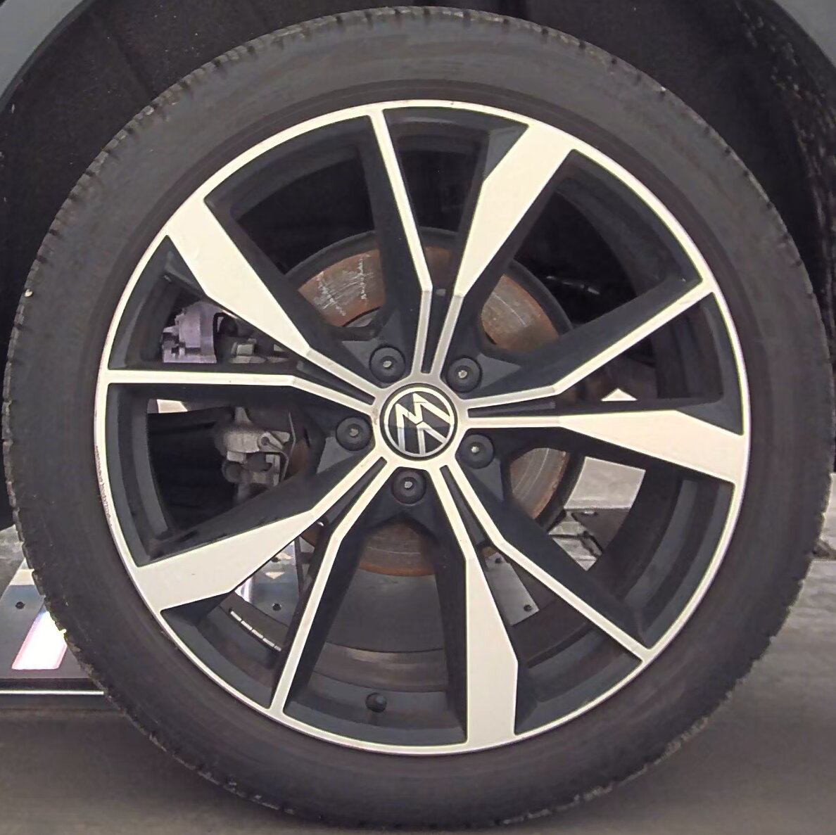 2024 Volkswagen Tiguan 2.0T SEL R-Line AWD