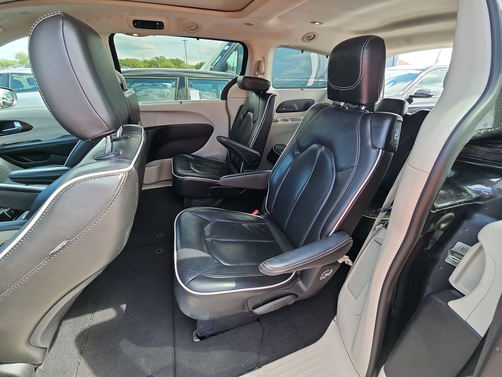 2022 Chrysler Pacifica Limited FWD