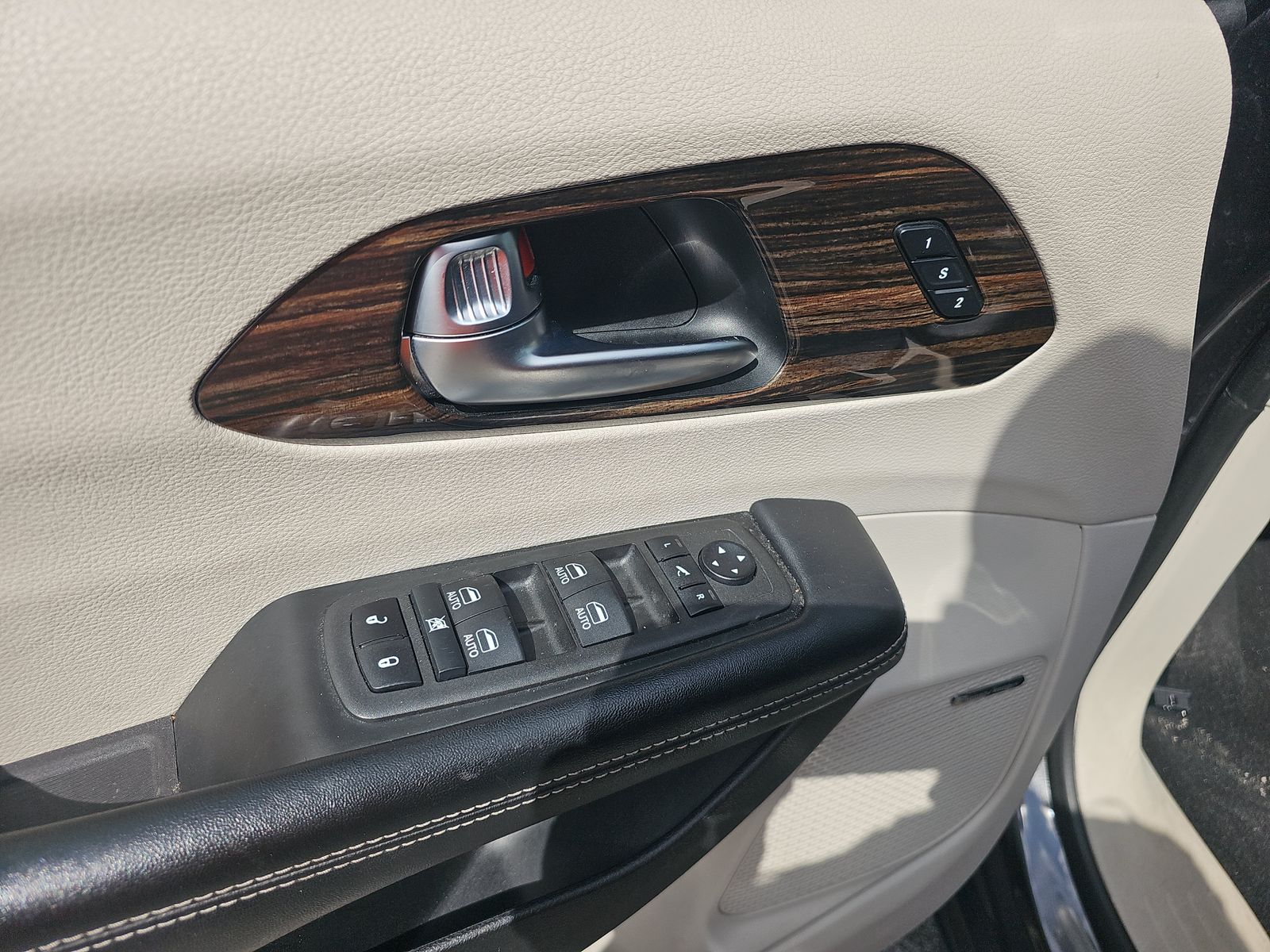 2022 Chrysler Pacifica Limited FWD