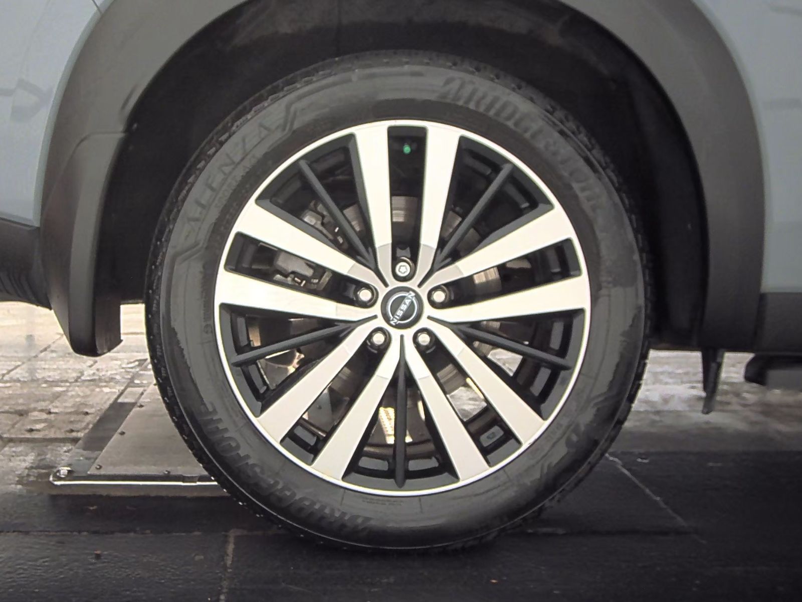 2024 Nissan Pathfinder Platinum FWD