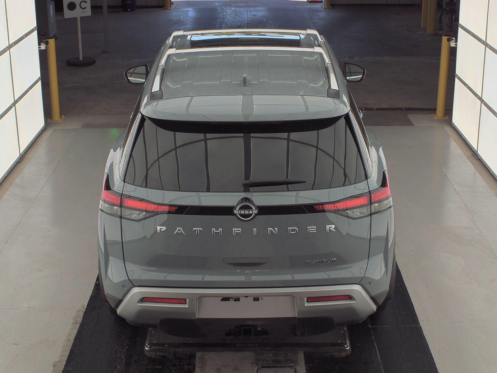 2024 Nissan Pathfinder Platinum FWD