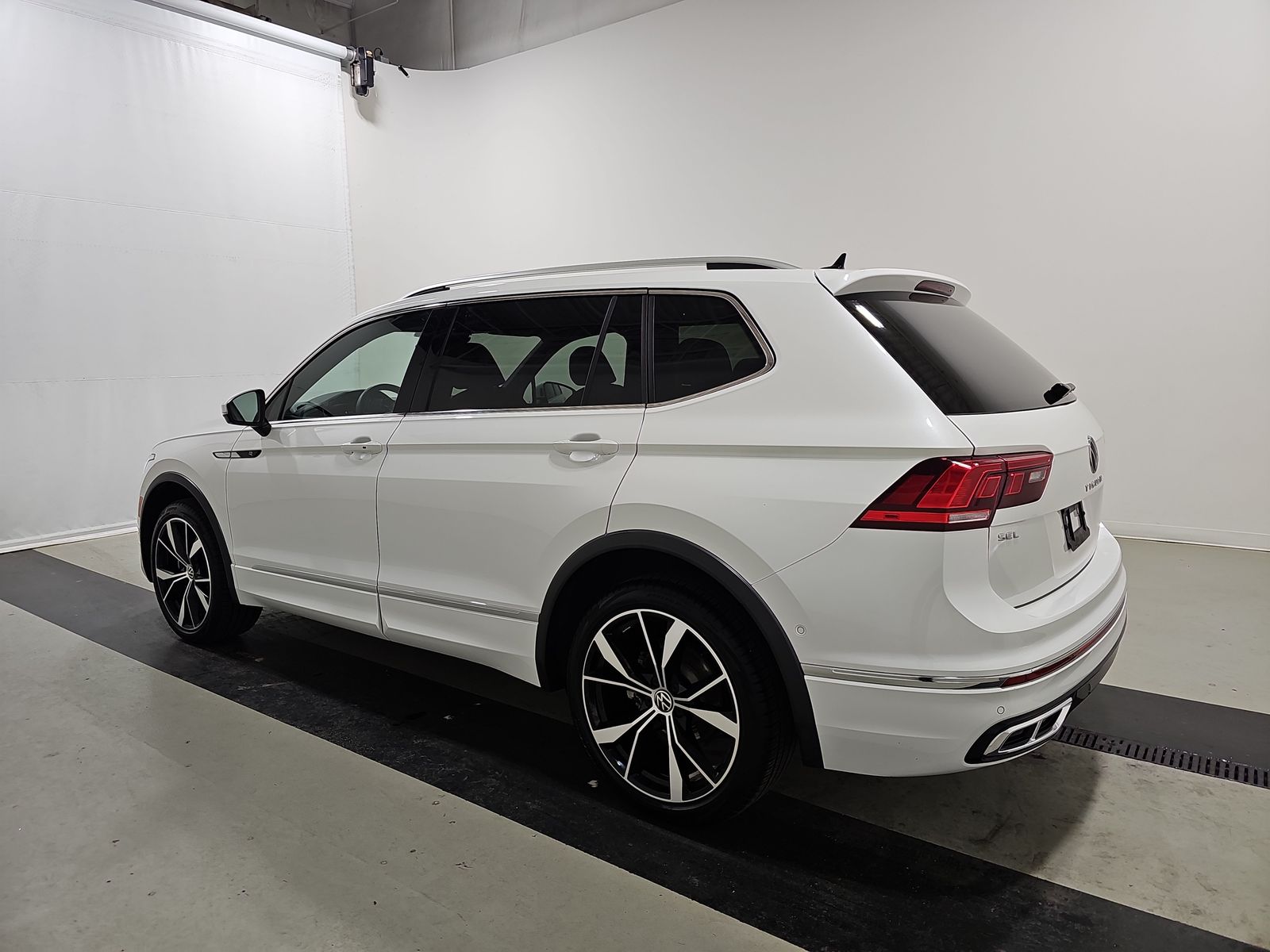 2024 Volkswagen Tiguan 2.0T SEL R-Line AWD