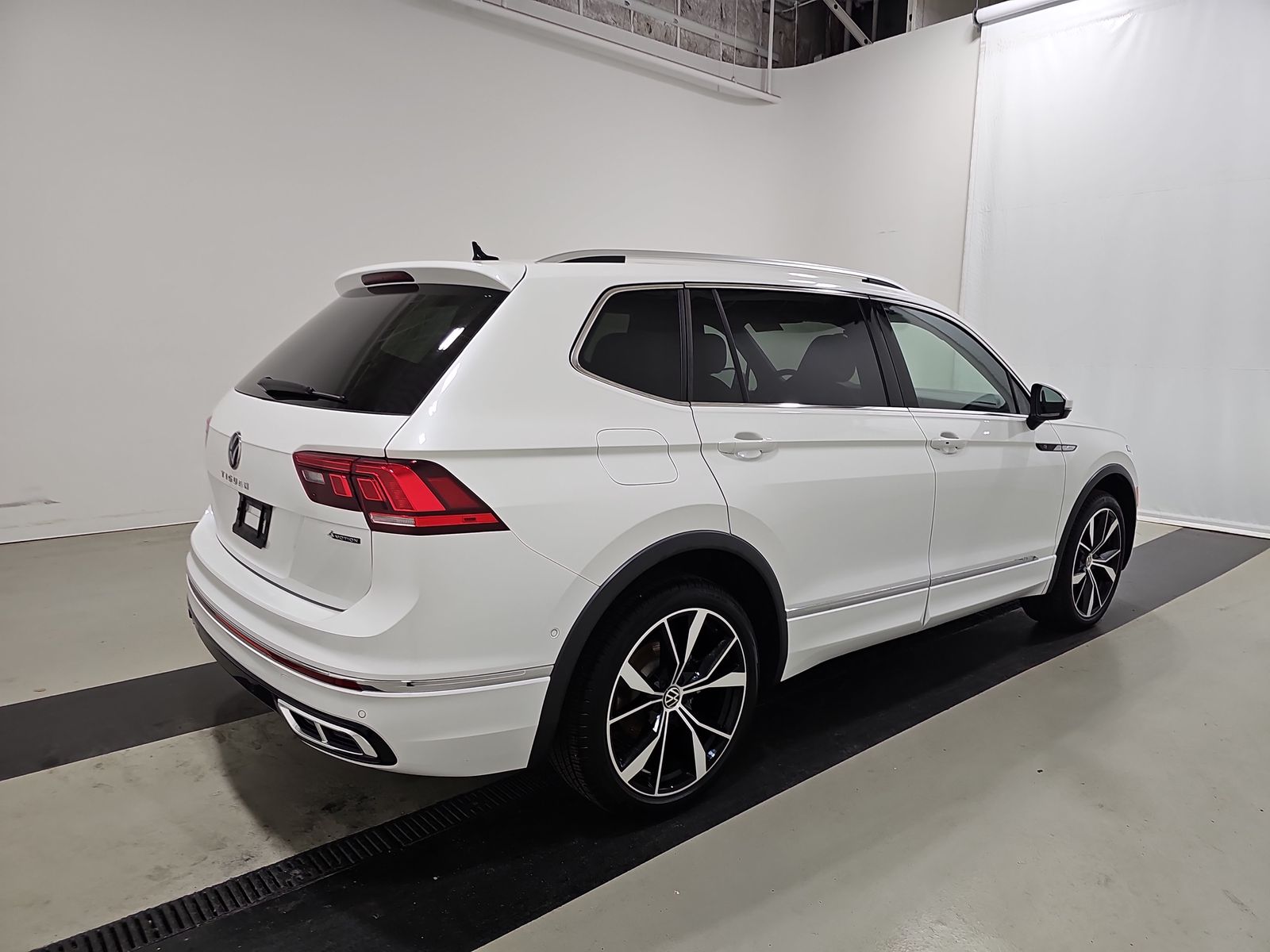 2024 Volkswagen Tiguan 2.0T SEL R-Line AWD