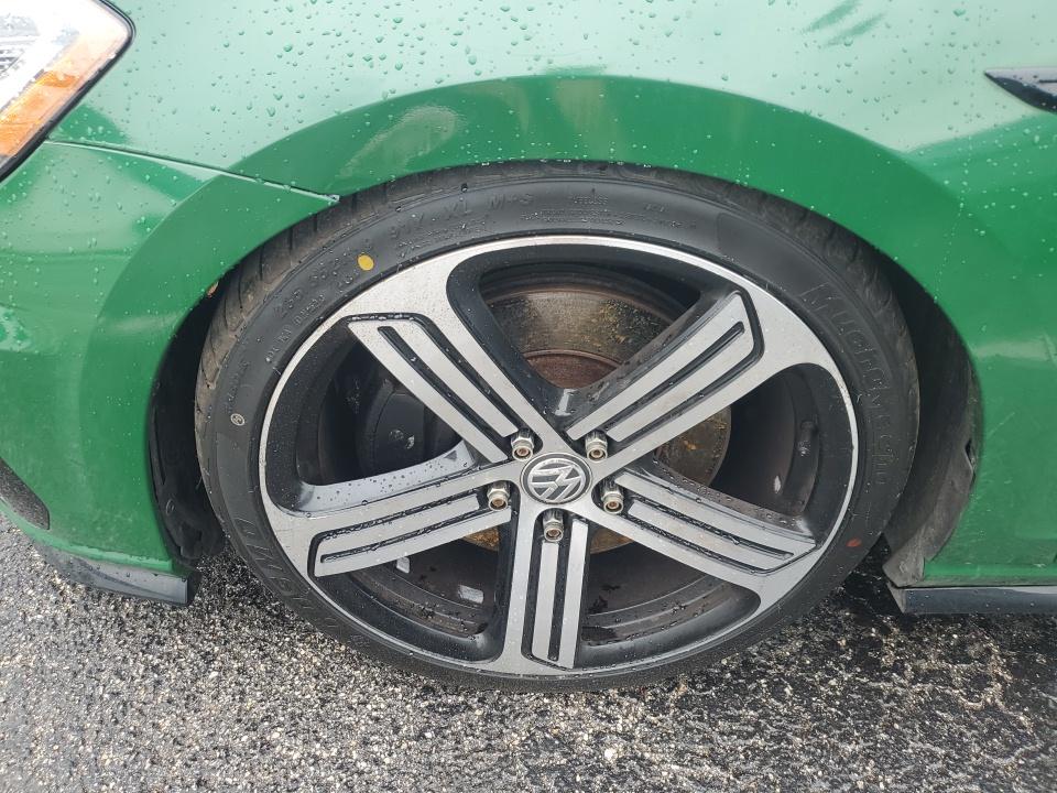 2018 Volkswagen Golf R 2.0T AWD