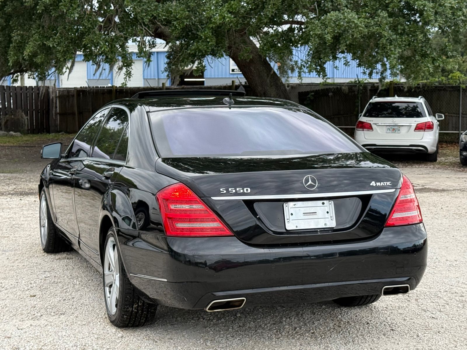 Mercedes-Benz S 550 4MATIC снимка Mercedes-Benz S 550 4MATIC