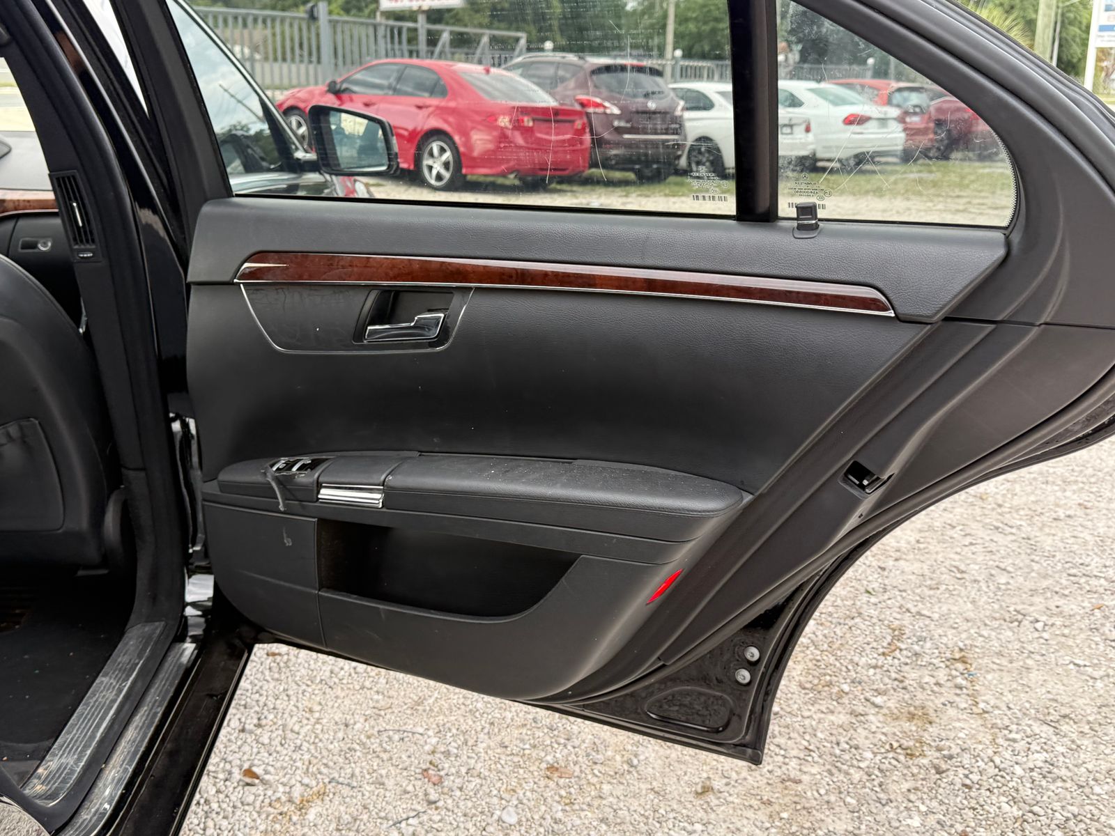 Mercedes-Benz S 550 4MATIC снимка Mercedes-Benz S 550 4MATIC