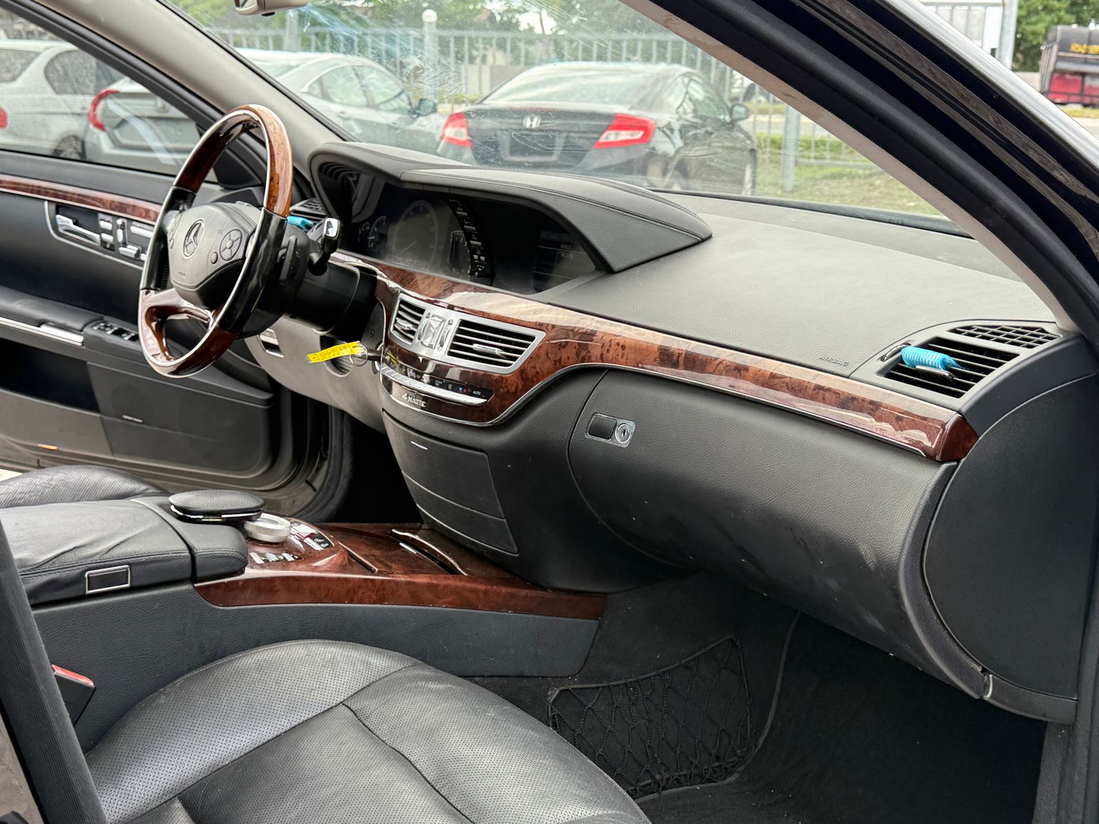 Mercedes-Benz S 550 4MATIC снимка Mercedes-Benz S 550 4MATIC