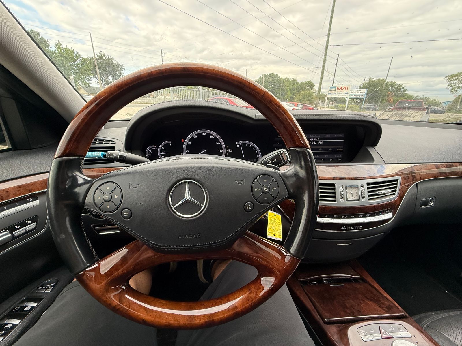 Mercedes-Benz S 550 4MATIC снимка Mercedes-Benz S 550 4MATIC