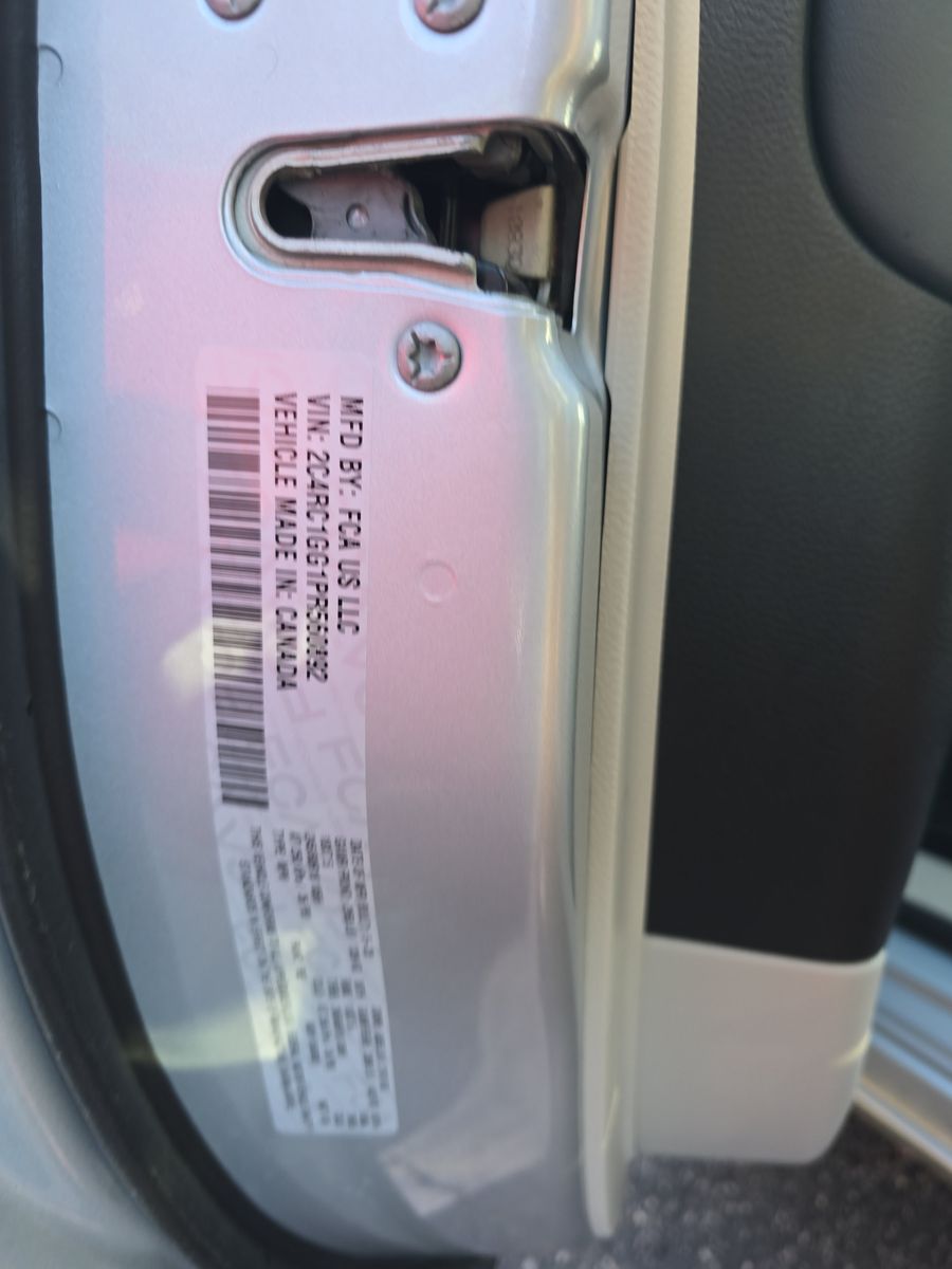 2023 Chrysler Pacifica Limited FWD