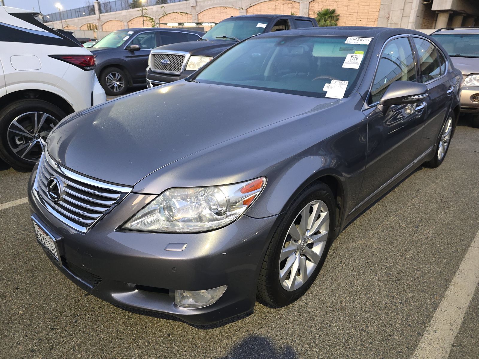 Samochody z USA Lexus LS