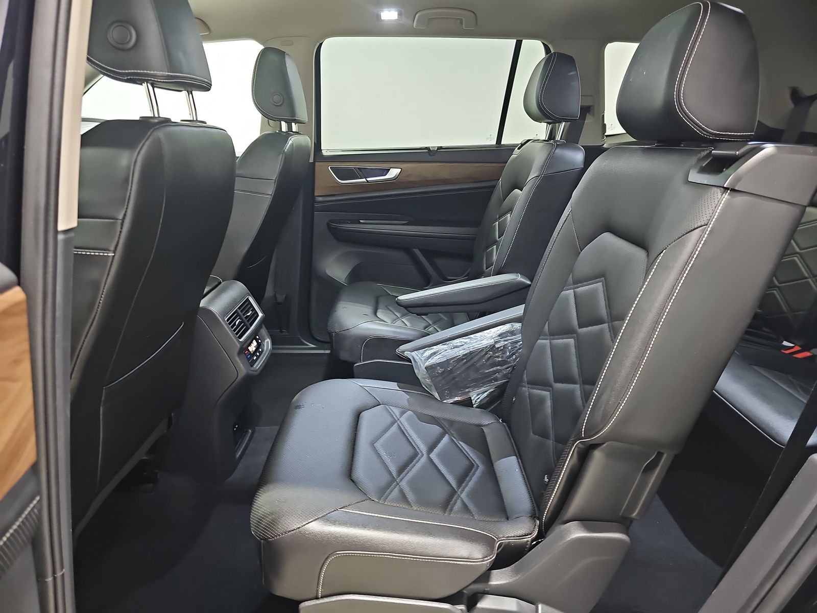2024 Volkswagen Atlas 2.0T SE AWD