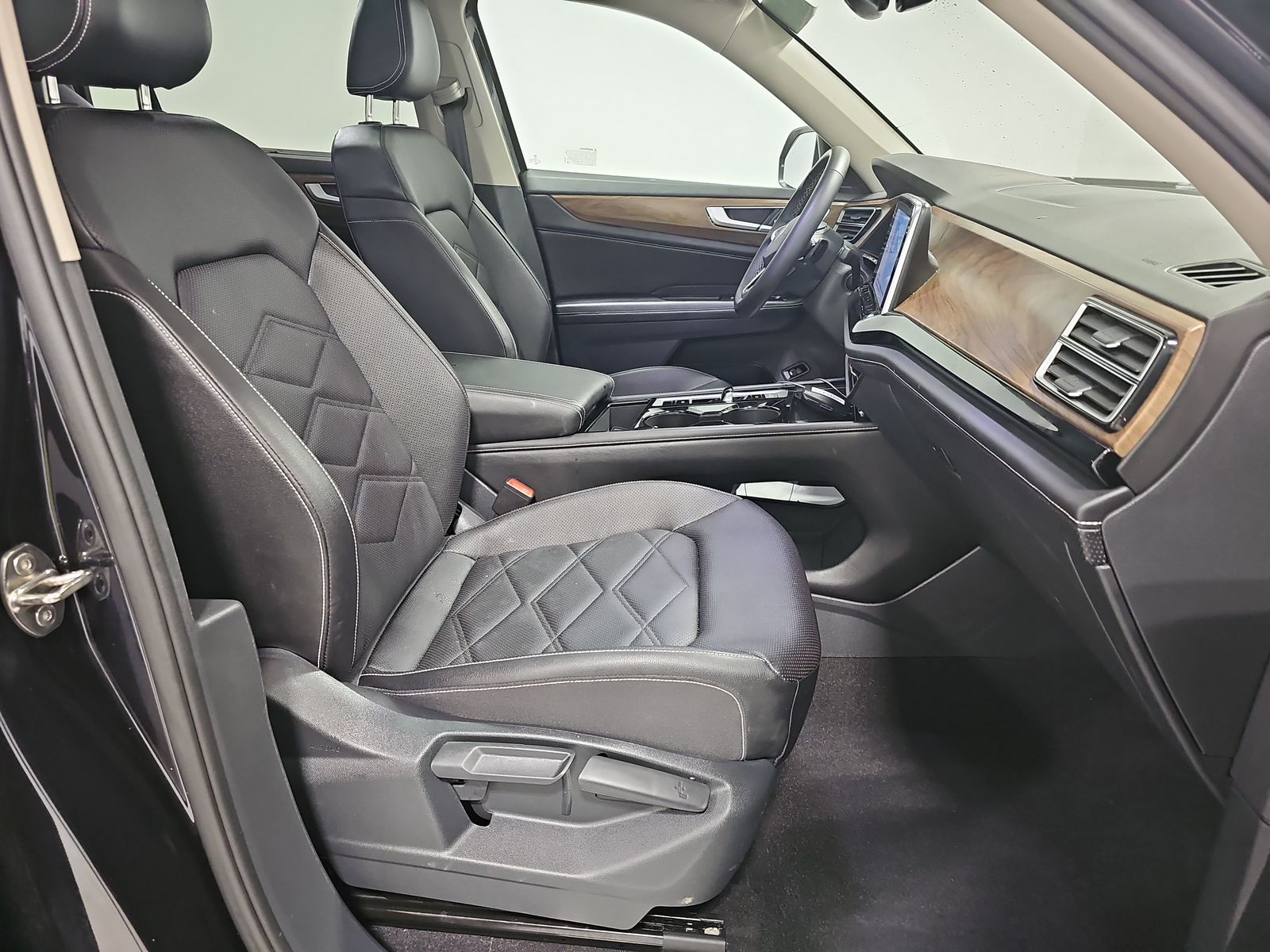 2024 Volkswagen Atlas 2.0T SE AWD