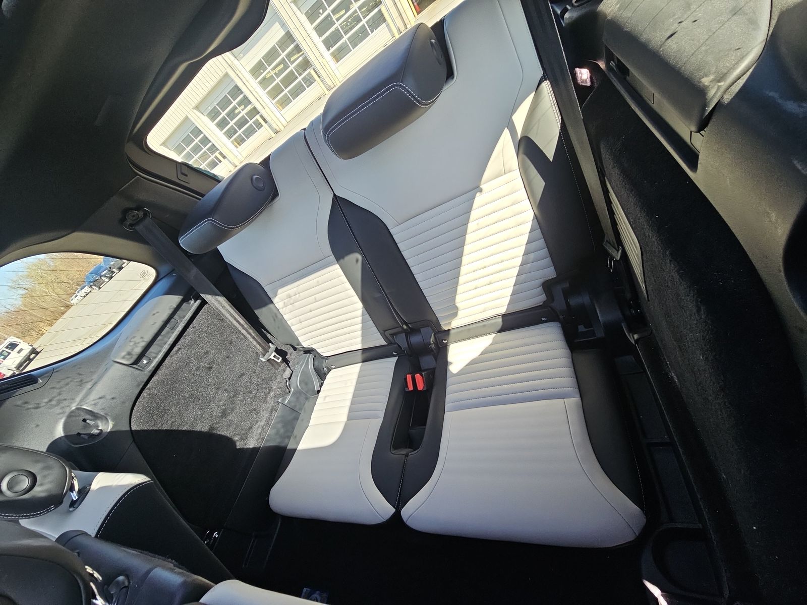 2023 Land Rover Discovery Metropolitan Edition AWD