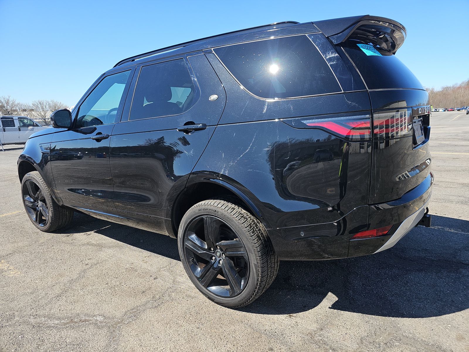2023 Land Rover Discovery Metropolitan Edition AWD