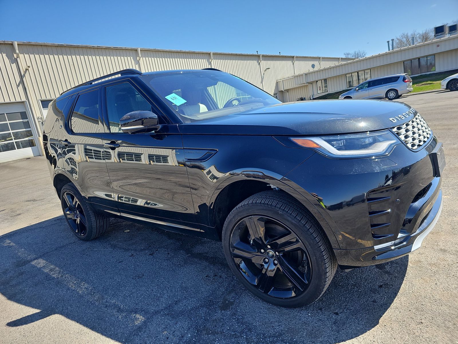 2023 Land Rover Discovery Metropolitan Edition AWD