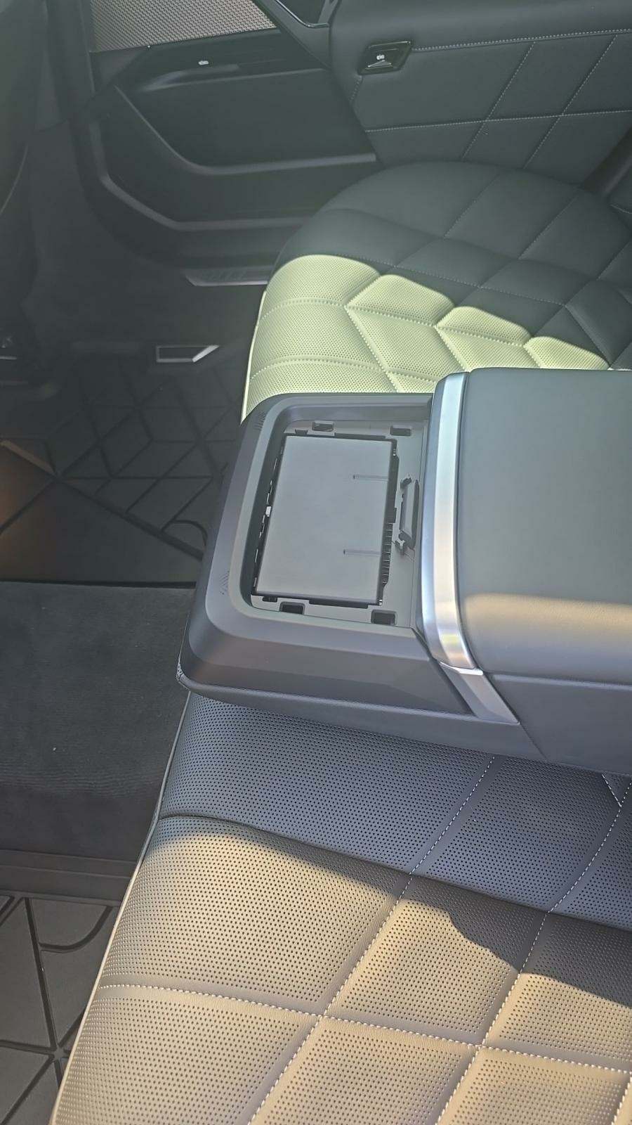 2024 BMW 7 Series 750e xDrive AWD