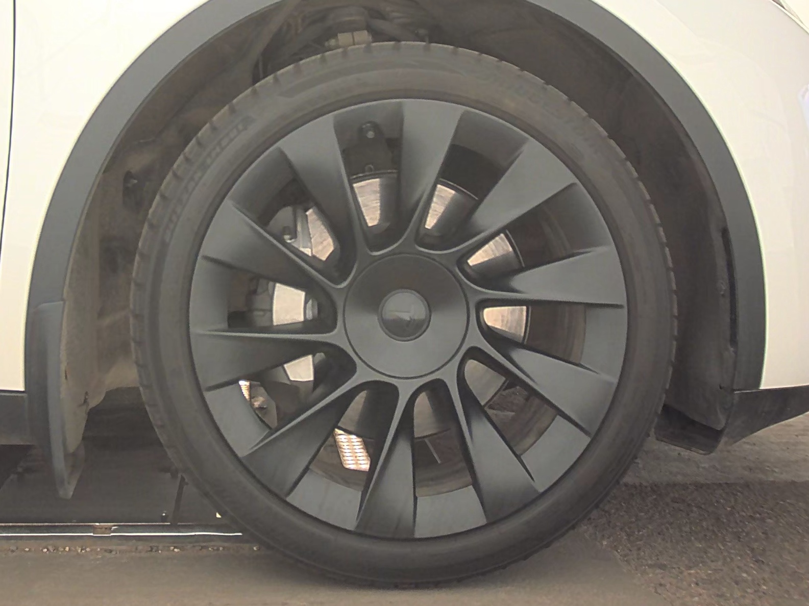 2023 Tesla Model Y Standard Range AWD