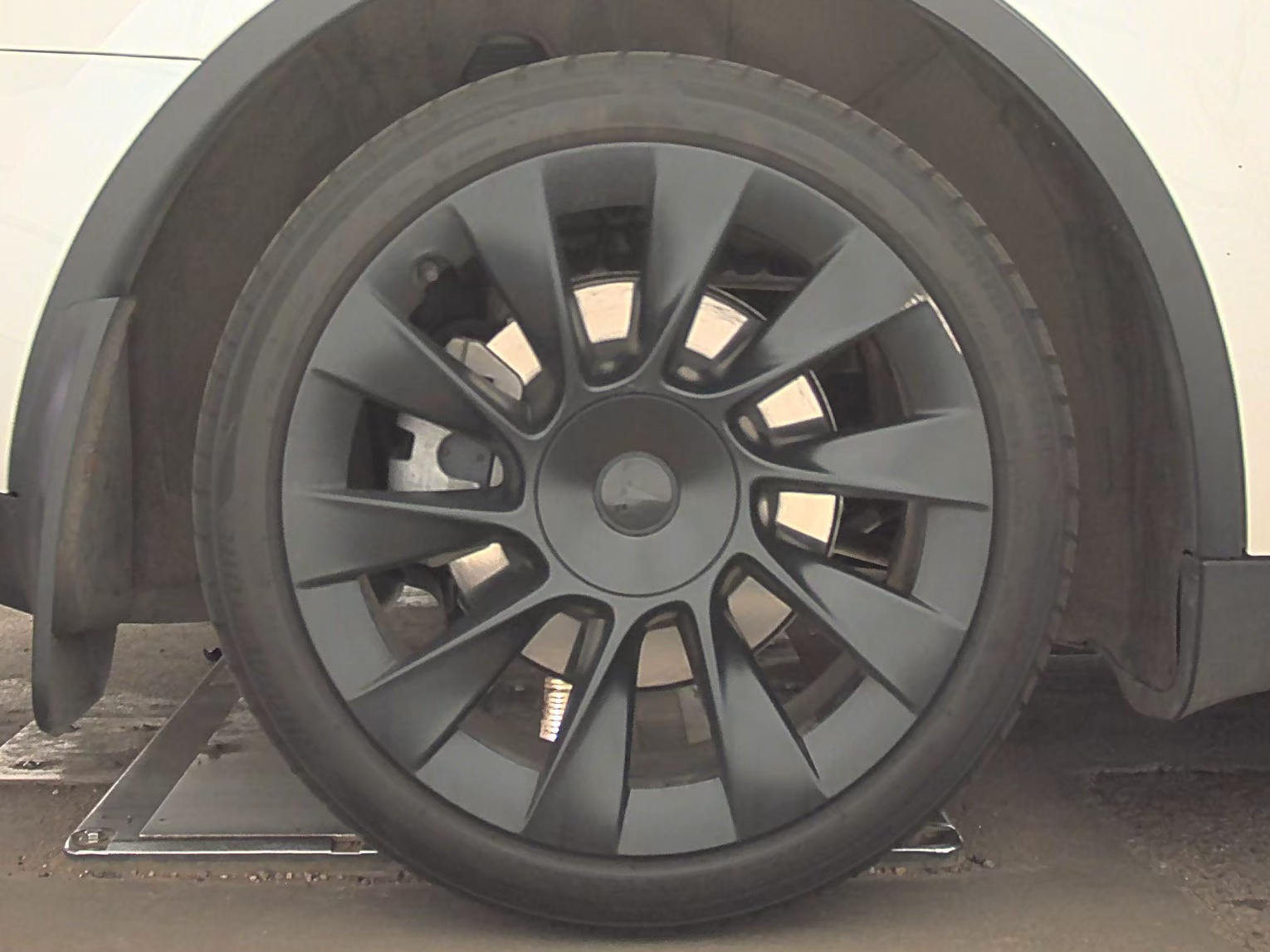 2023 Tesla Model Y Standard Range AWD