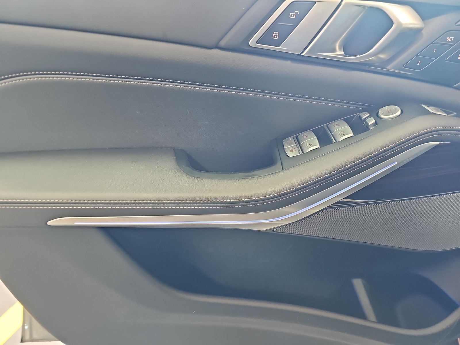 2025 BMW X7 xDrive40i AWD