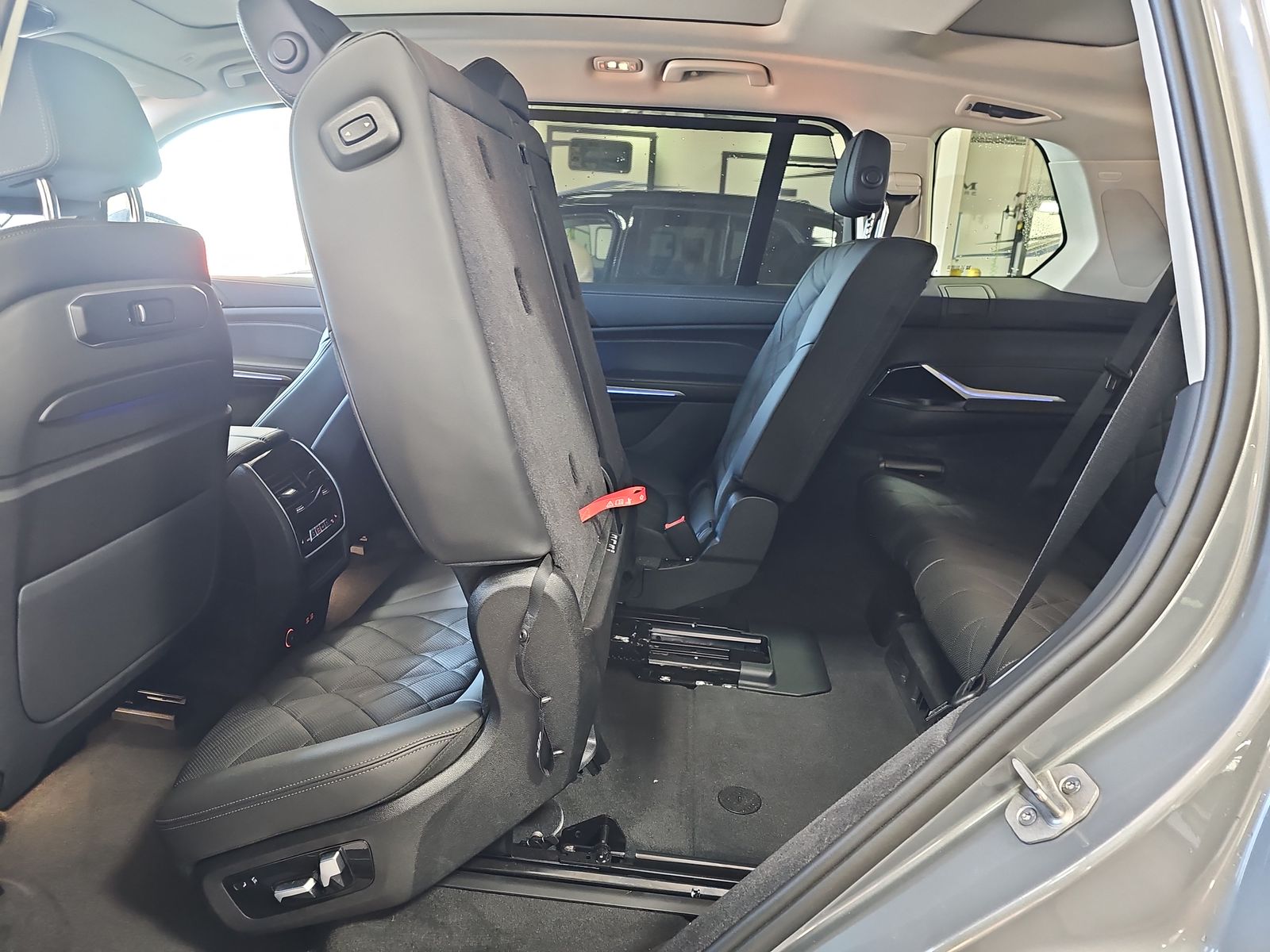 2025 BMW X7 xDrive40i AWD