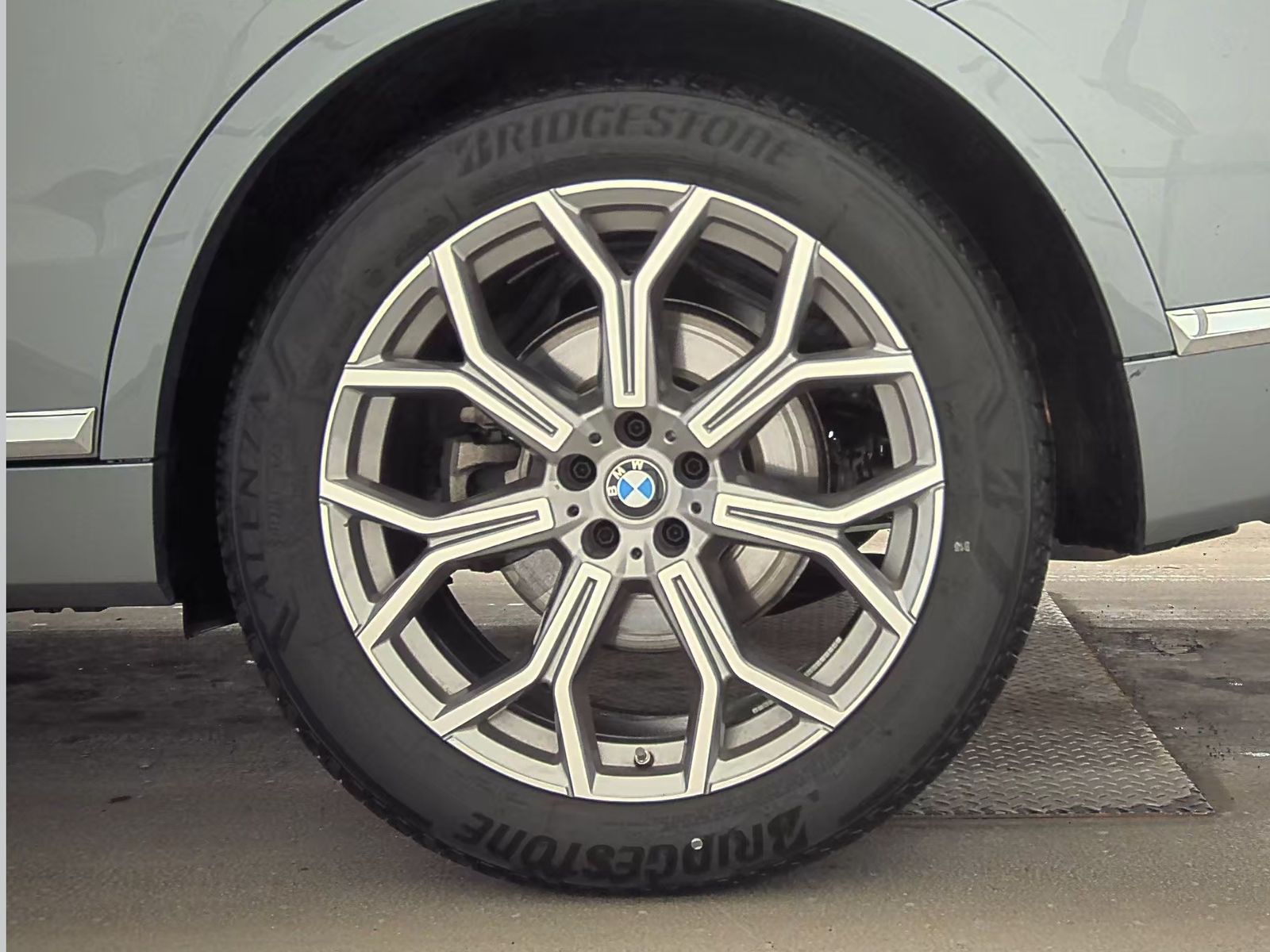 2025 BMW X7 xDrive40i AWD