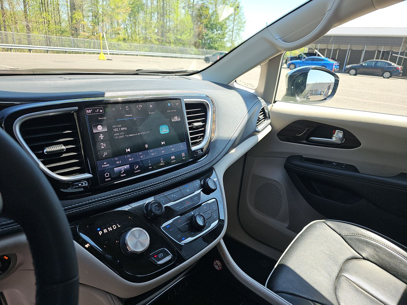 2023 Chrysler Pacifica Limited FWD