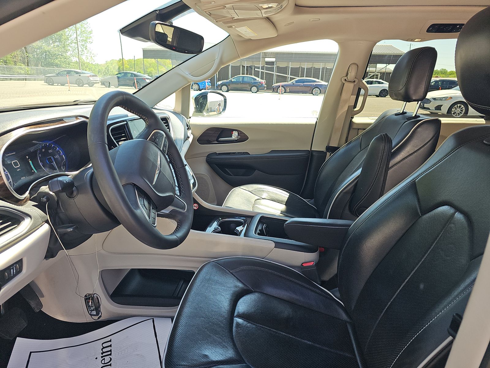 2023 Chrysler Pacifica Limited FWD