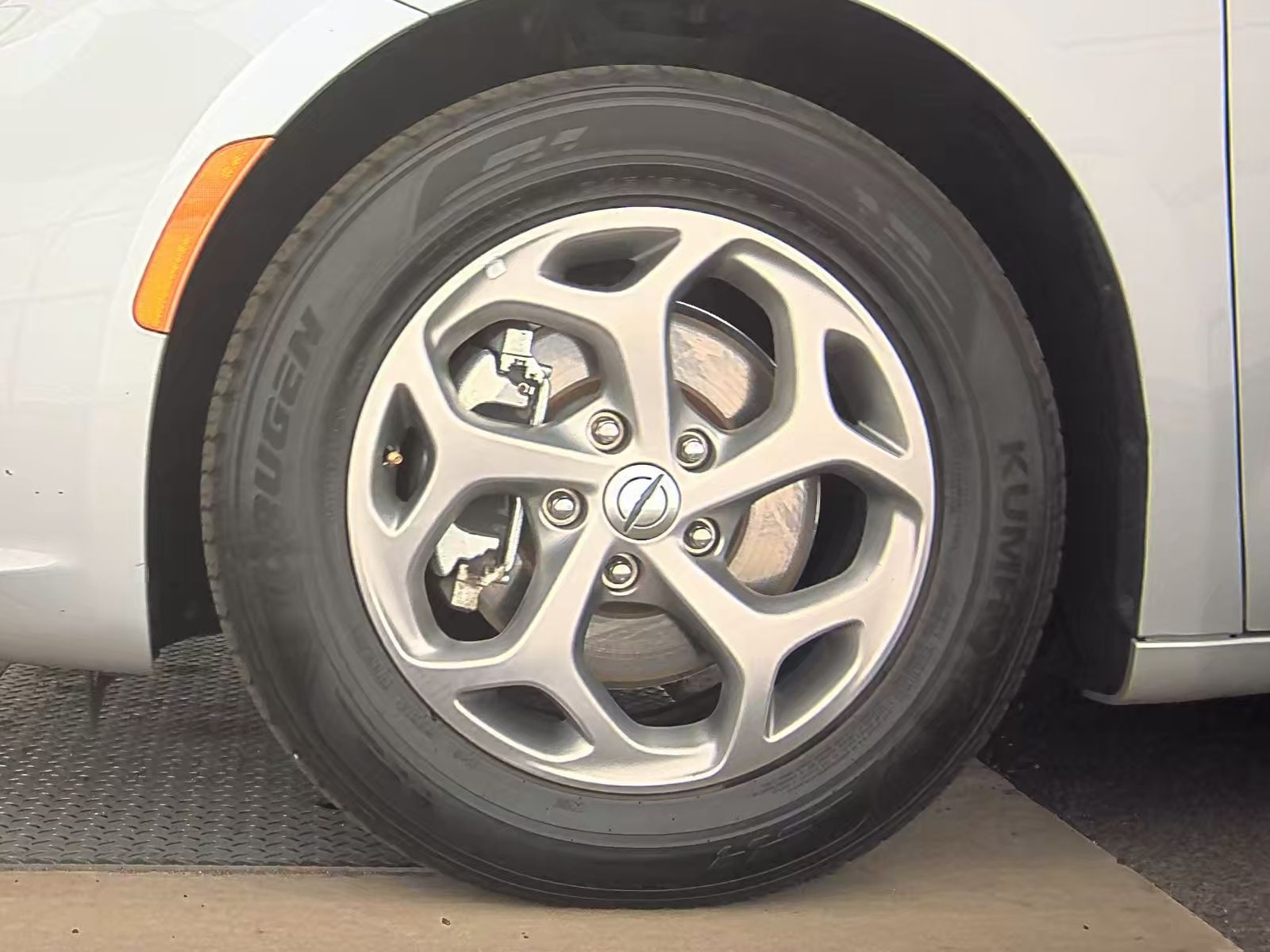 2023 Chrysler Pacifica Limited FWD