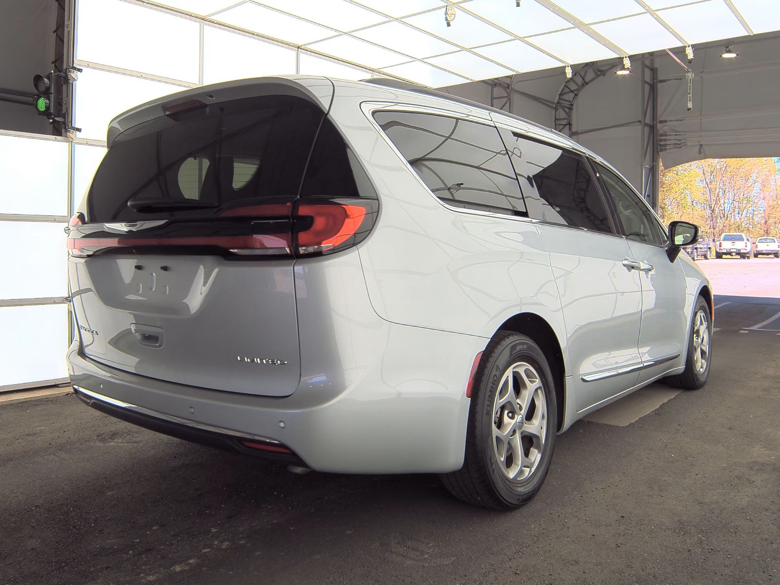 2023 Chrysler Pacifica Limited FWD