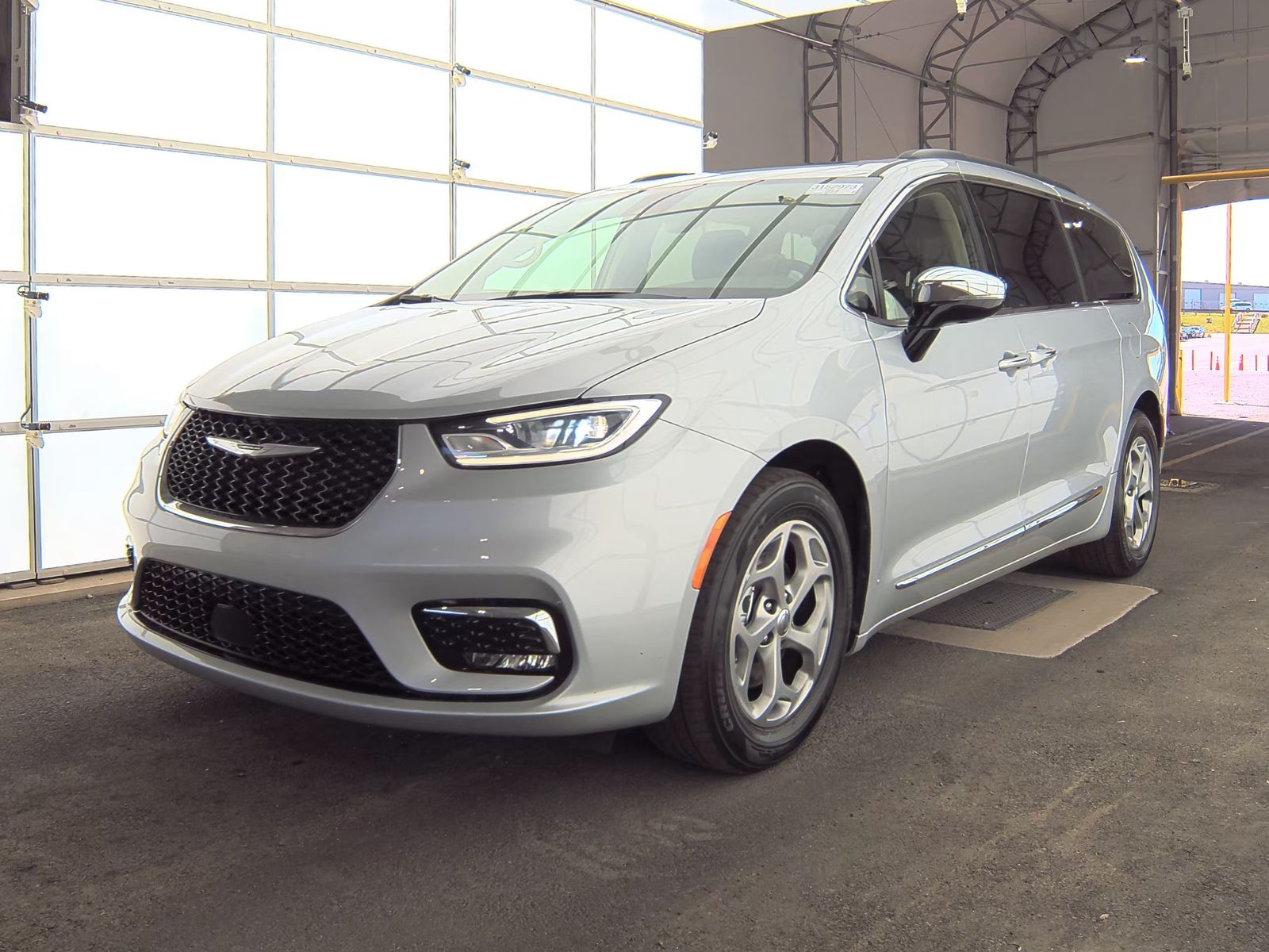 2023 Chrysler Pacifica Limited FWD