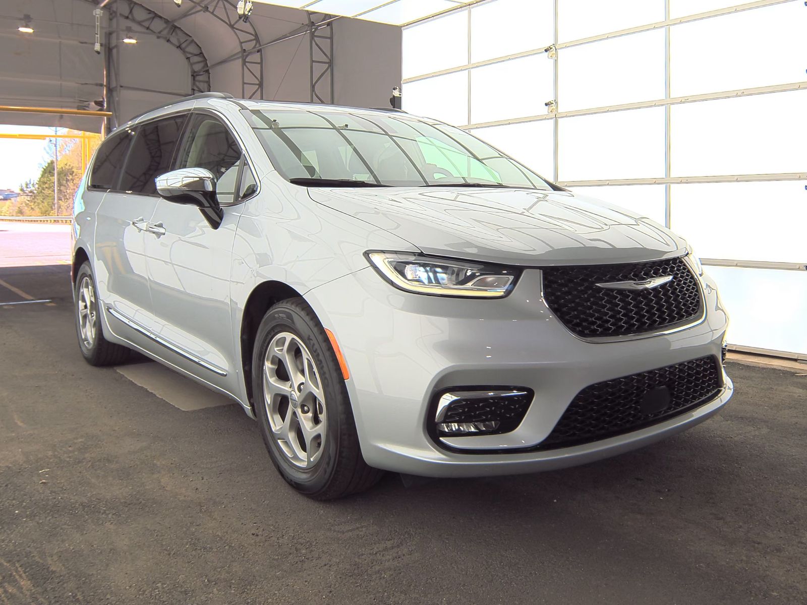 2023 Chrysler Pacifica Limited FWD