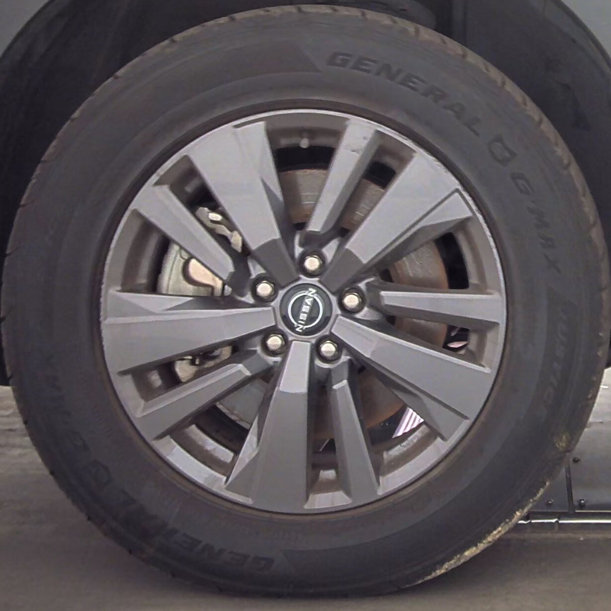 2022 Nissan Pathfinder SV FWD