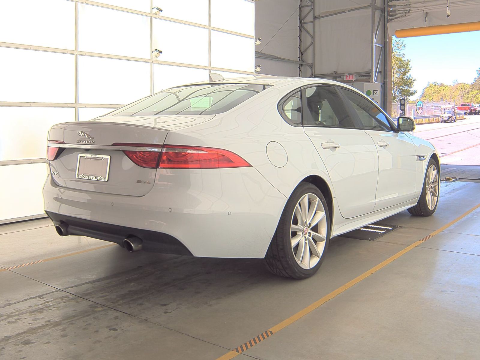 2016 Jaguar XF 35t R-Sport RWD