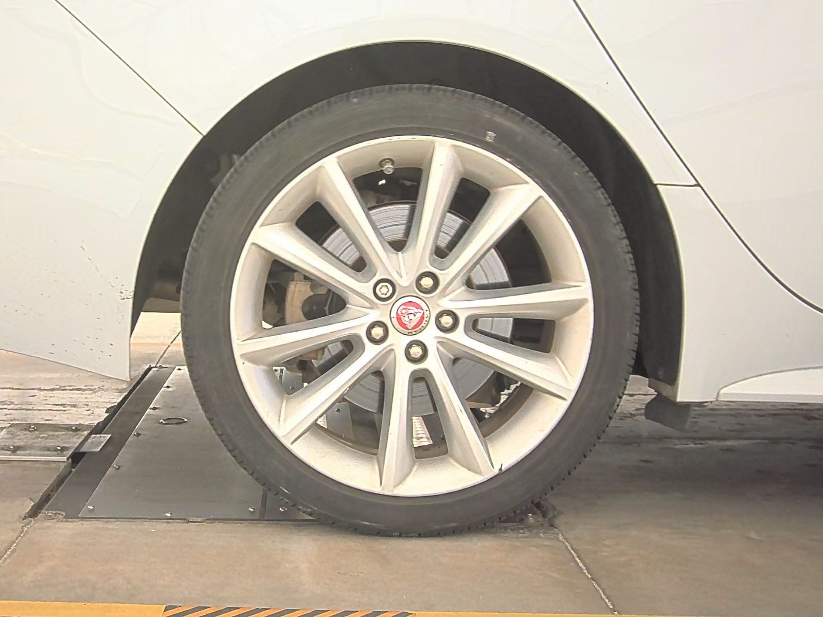 2016 Jaguar XF 35t R-Sport RWD