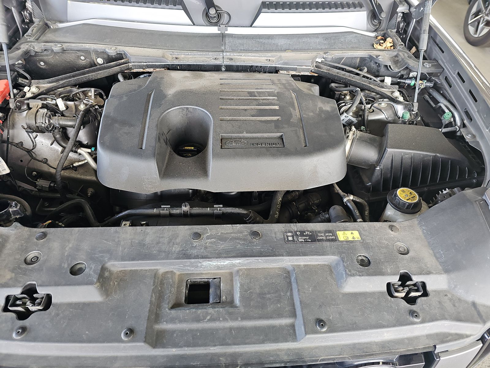 2024 Land Rover Defender 90 X-Dynamic SE AWD