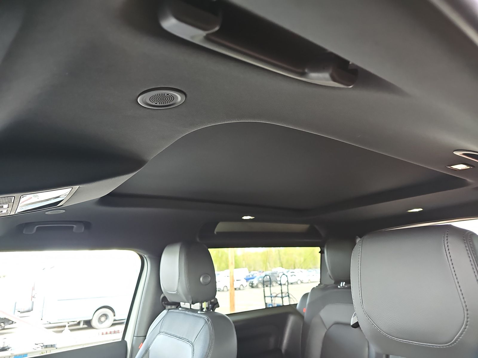 2024 Land Rover Defender 90 X-Dynamic SE AWD